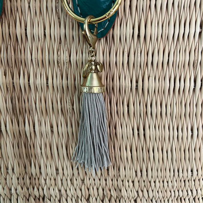 AMOR VINCIT OMNIA  Bag charm