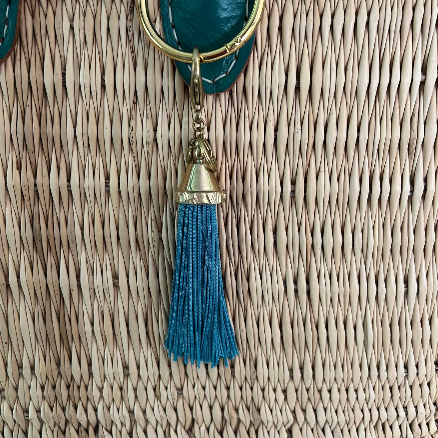 AMOR VINCIT OMNIA  Bag charm