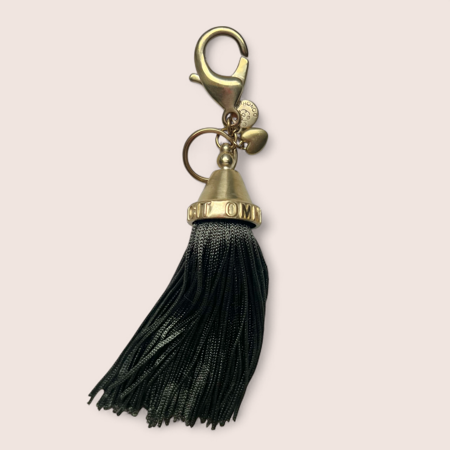 AMOR VINCIT OMNIA  Bag charm