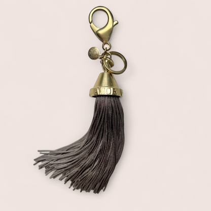 AMOR VINCIT OMNIA  Bag charm
