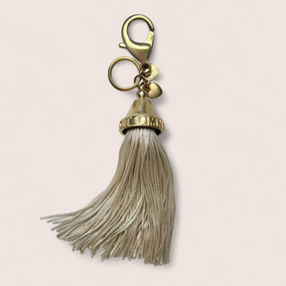 AMOR VINCIT OMNIA  Bag charm