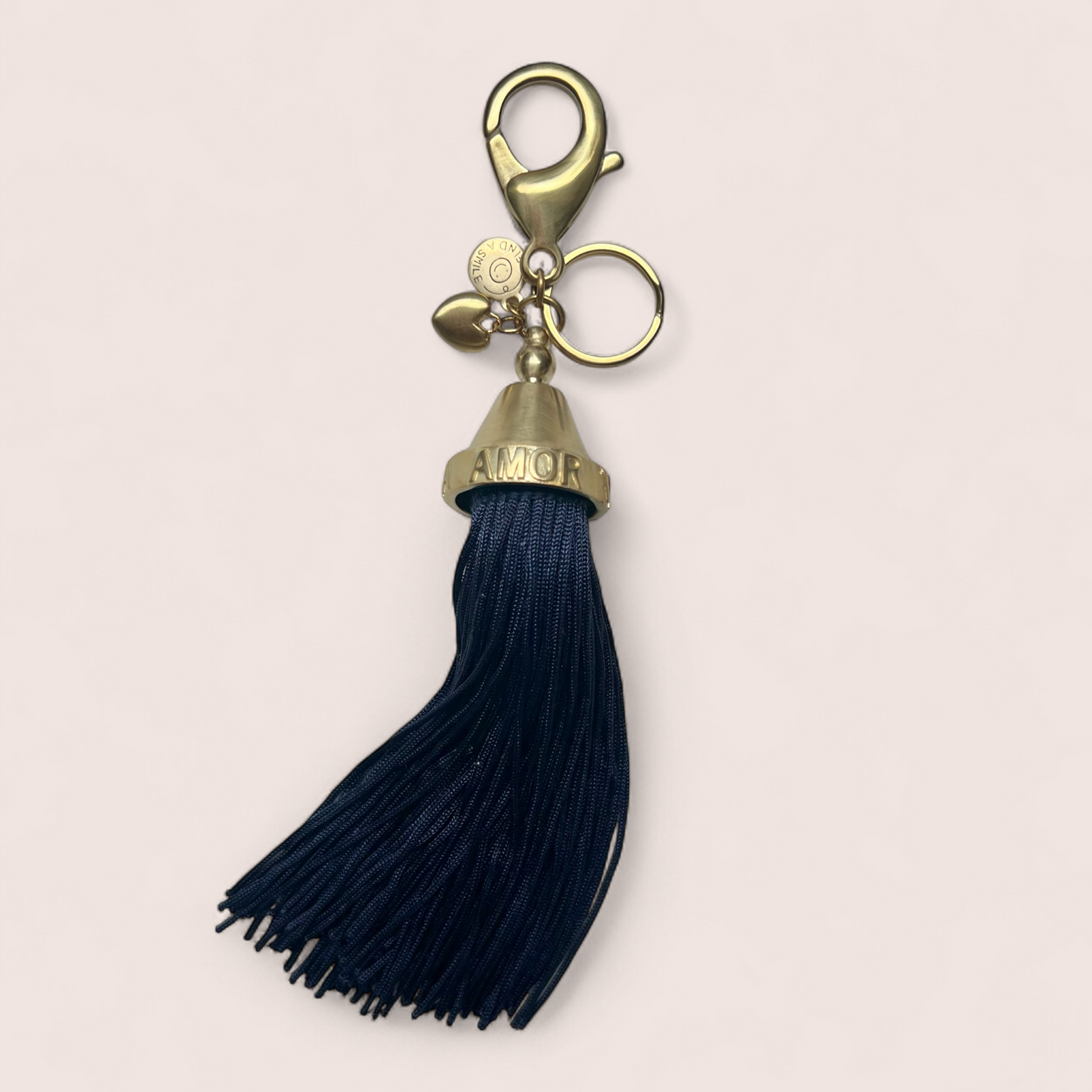 AMOR VINCIT OMNIA  Bag charm